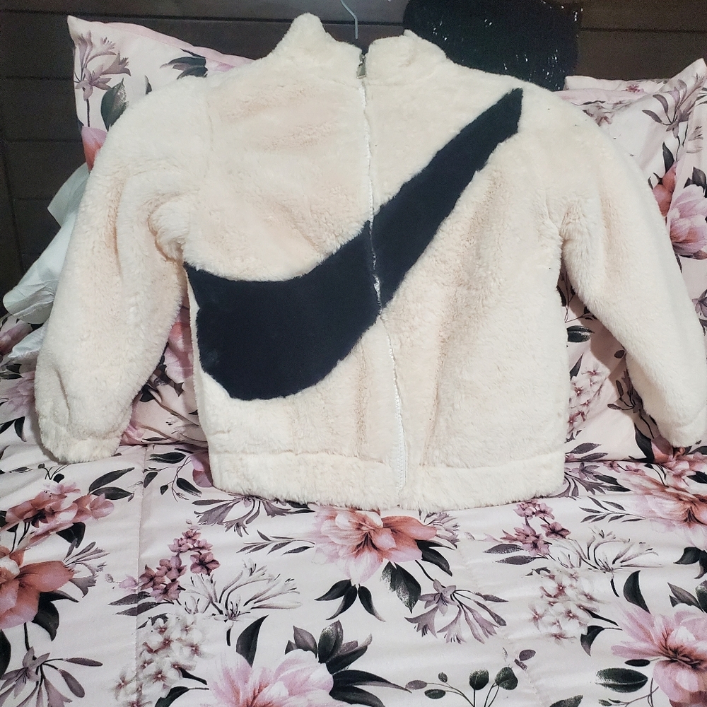 Nike jacket For 4 To 6 Year Old